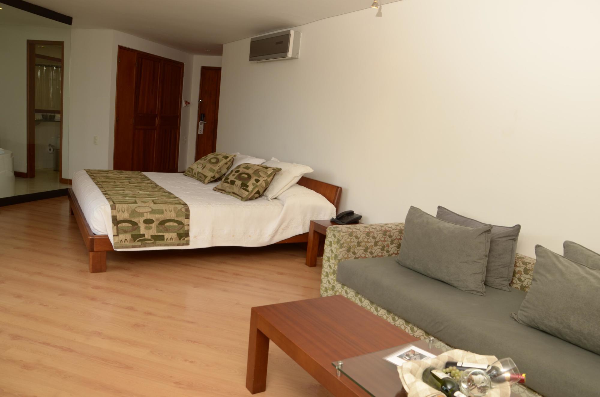 Hotel Casa Victoria Медельин Экстерьер фото